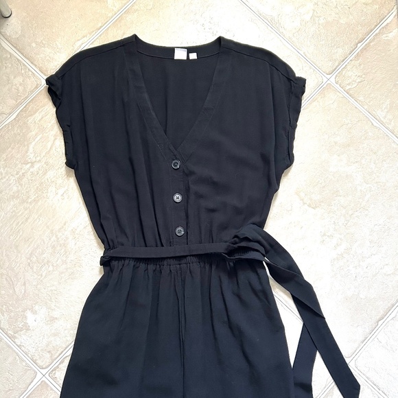 GAP Black Jumpsuit 100% Rayon Size Small (6) - Picture 2 of 7